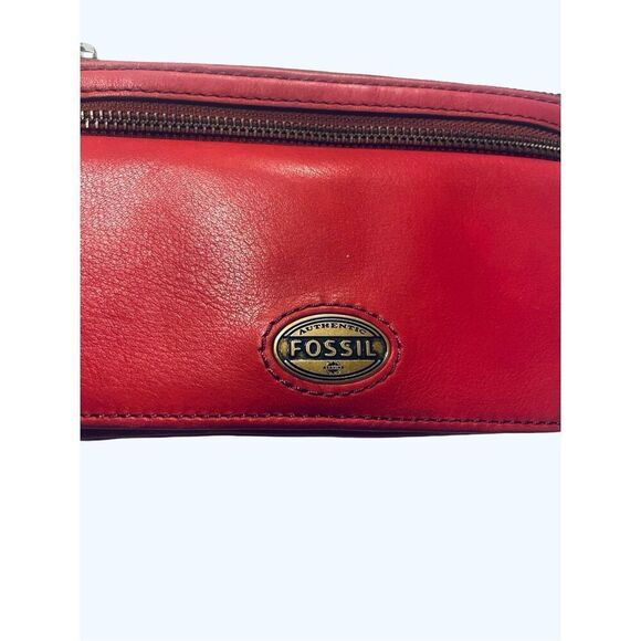 Fossil Explorer Flip Clutch - Picture 2 of 6